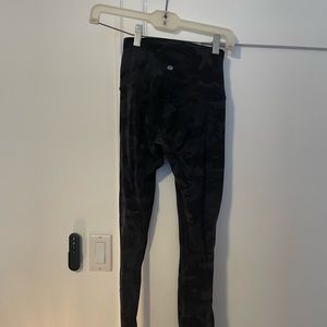 Black camo Lululemon align 28inch size 2